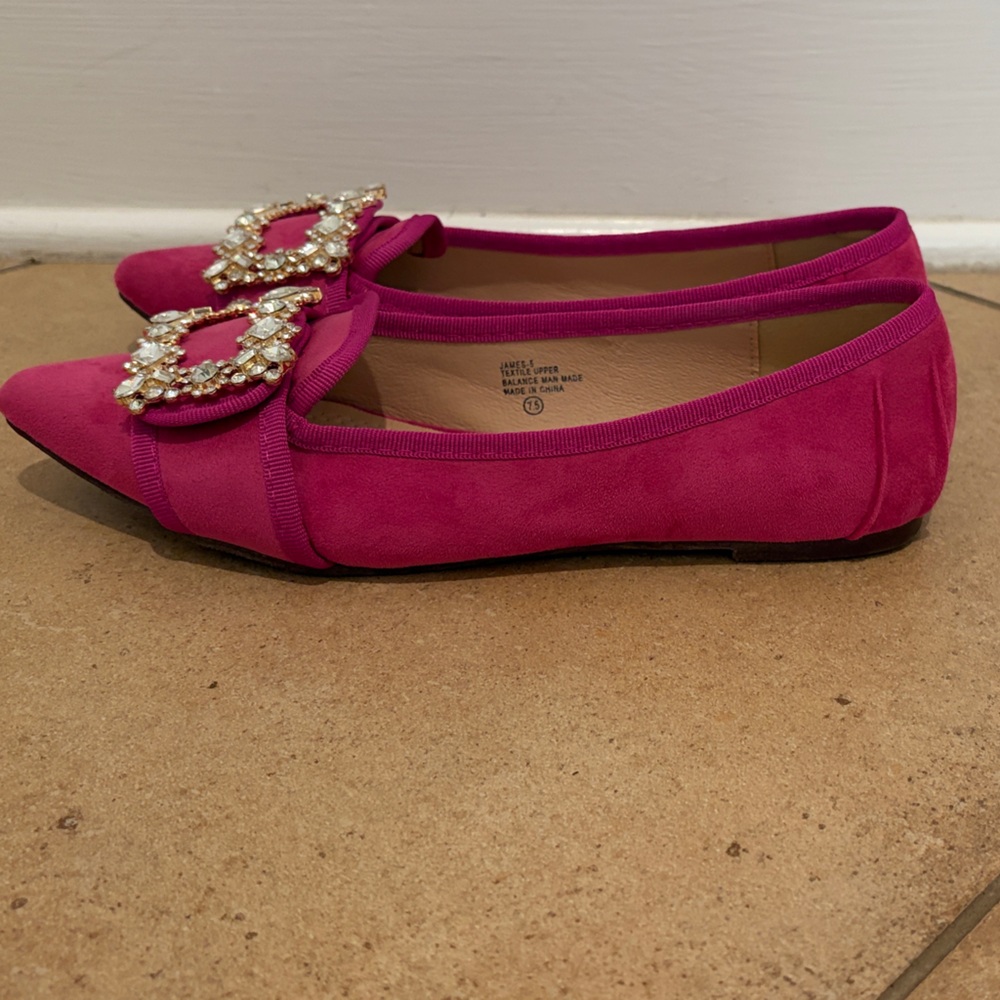 Chic Pink Flats with Embellished Buckle